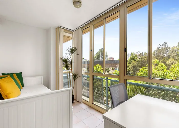 Green Views & Great Location: Inner-City 1-Bed