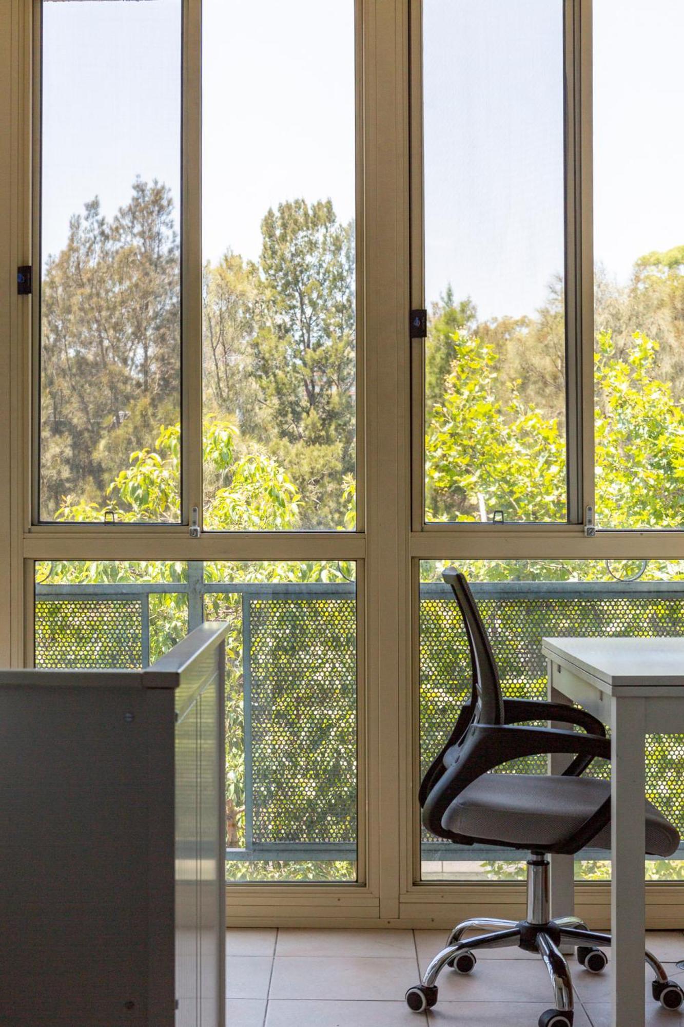 Apartment Views & Great Location: Inner-city 1-bed Sydney