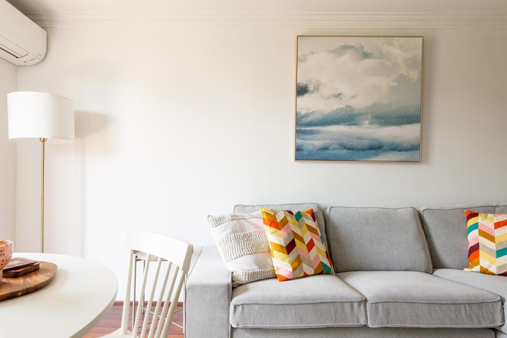 Views & Great Location: Inner-city 1-bed Sydney