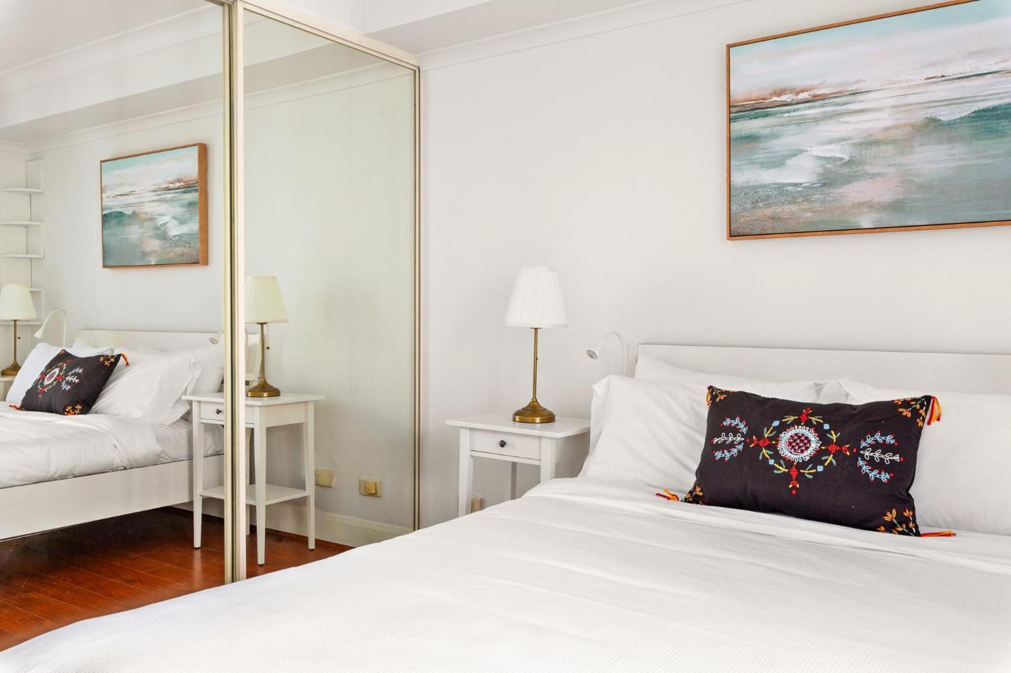 Apartment Views & Great Location: Inner-city 1-bed